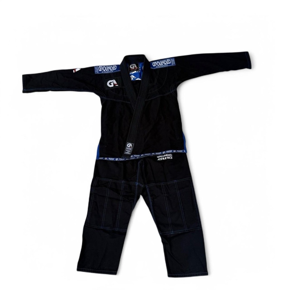 Brazilian Jiu-Jitsu Gi kids size Y4